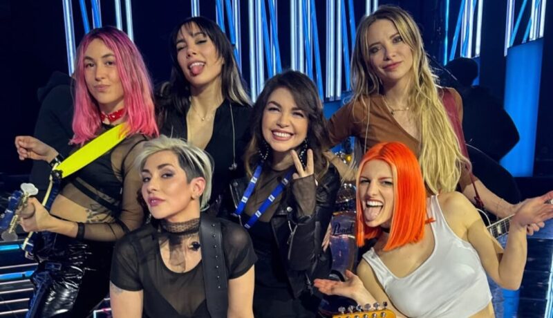 Dalla musica all’elettrodomestico: il mio personale viaggio a Sanremo via WhatsApp!  di Eric van Aro